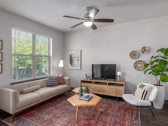1 bedroom, Dallas TX 75219 105223025
