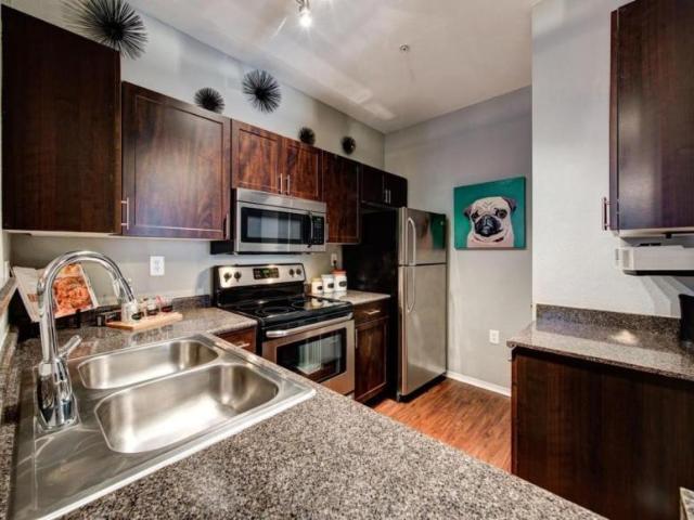 1 bedroom, Dallas TX 75226 LS96703305
