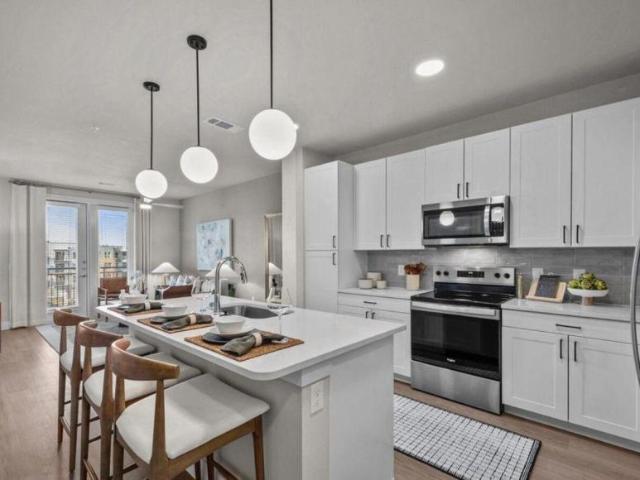 1 bedroom, Dallas TX 75247 104164574