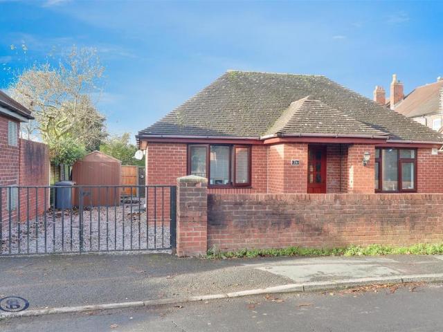 1 bedroom detached bungalow for sale