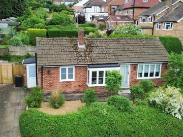 1 bedroom detached bungalow for sale