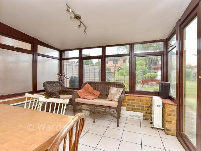 1 bedroom detached bungalow for sale