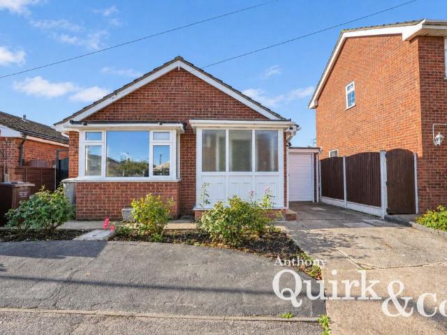 1 bedroom detached bungalow for sale