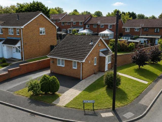 1 bedroom detached bungalow for sale