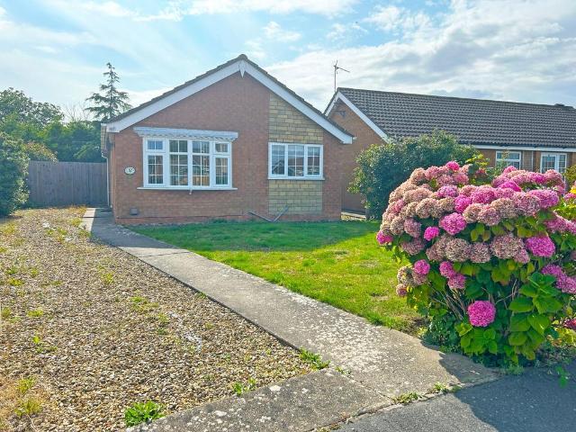 1 bedroom detached bungalow for sale