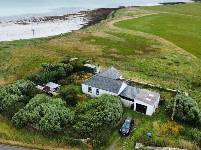 1 bedroom detached bungalow for sale