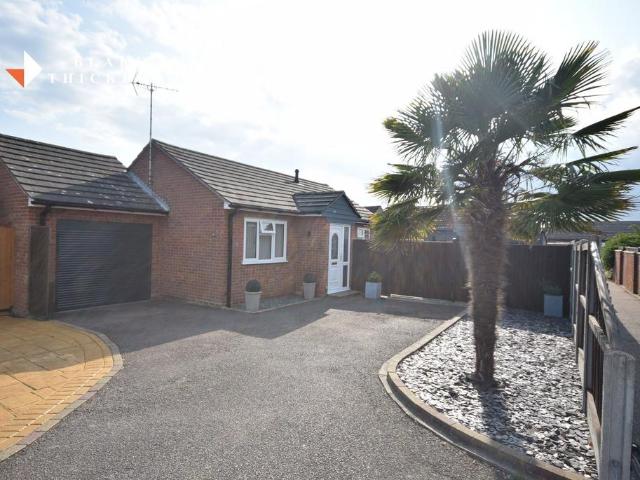 1 bedroom detached bungalow for sale