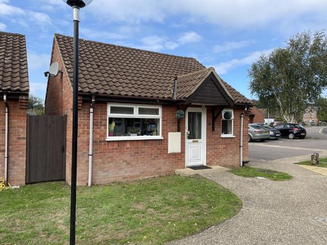 1 bedroom detached bungalow for sale