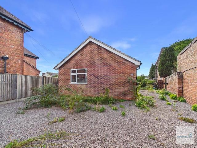 1 bedroom detached bungalow for sale