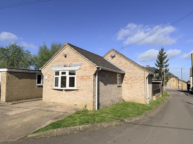 1 bedroom detached bungalow for sale