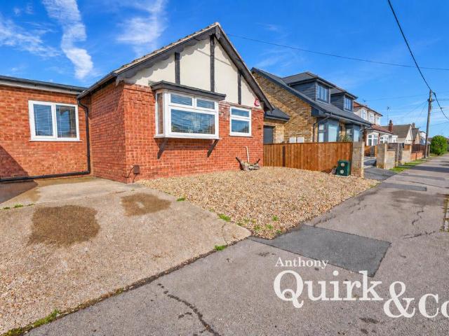 1 bedroom detached bungalow for sale