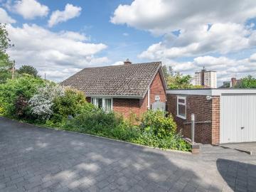 1 bedroom detached bungalow for sale