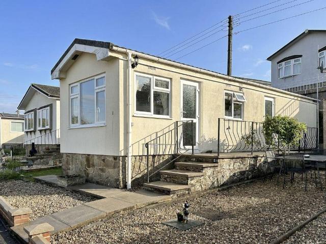 1 bedroom detached bungalow for sale