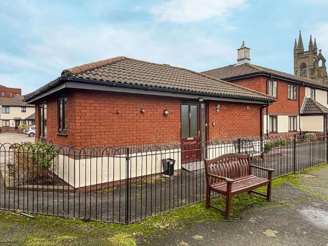 1 bedroom detached bungalow for sale