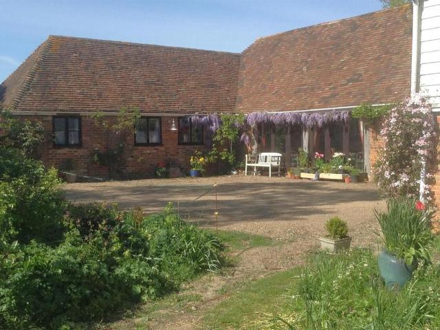 1 bedroom detached bungalow to rent