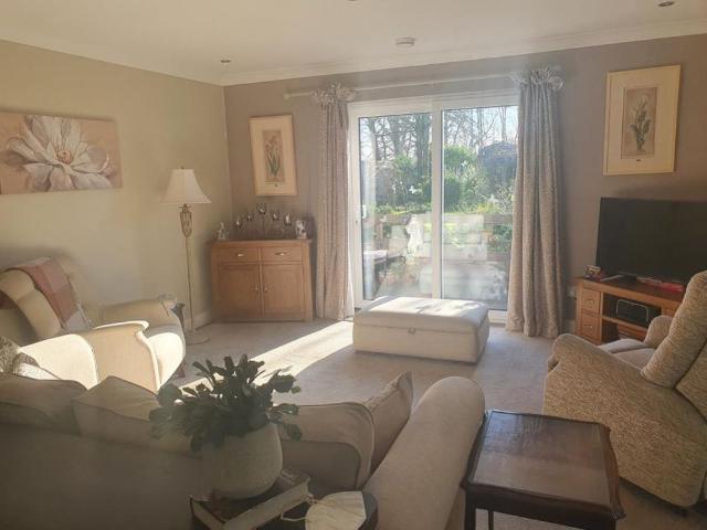1 bedroom detached bungalow to rent
