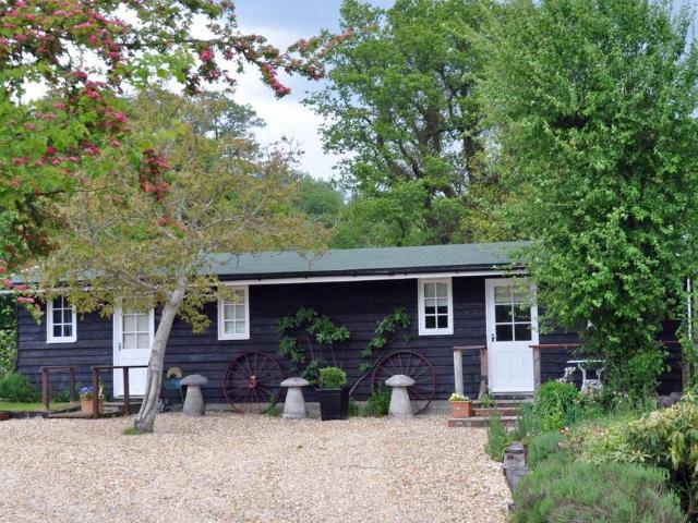 1 bedroom detached bungalow to rent