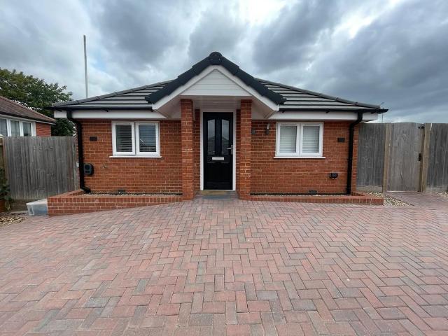 1 bedroom detached bungalow to rent