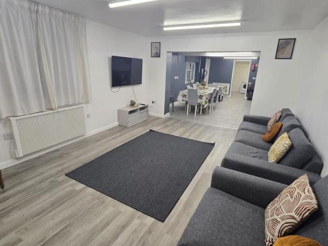 1 bedroom detached bungalow to rent