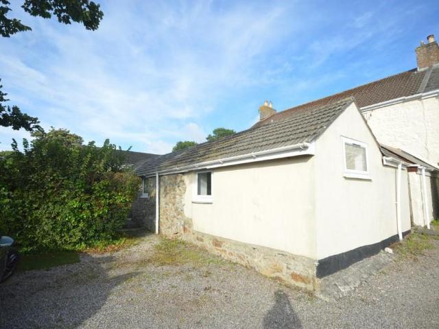 1 bedroom detached bungalow to rent