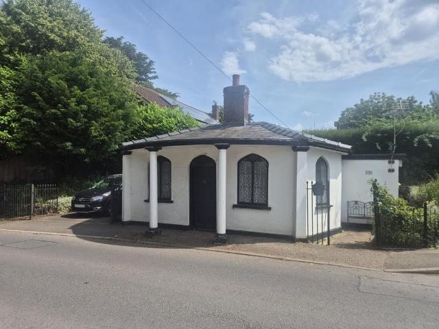 1 bedroom detached bungalow to rent