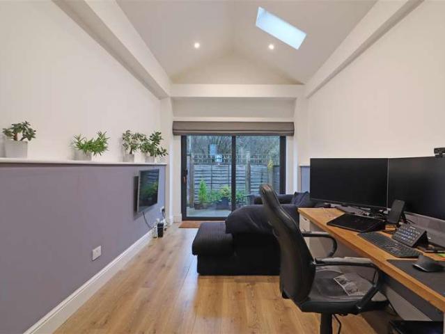 1 Bedroom Detached House