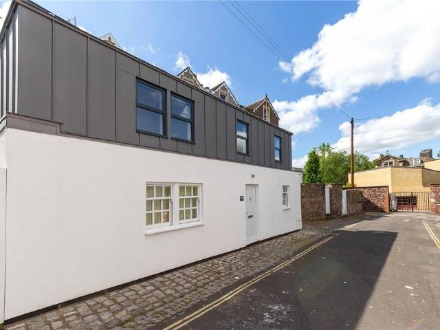 1 bedroom detached house for sale