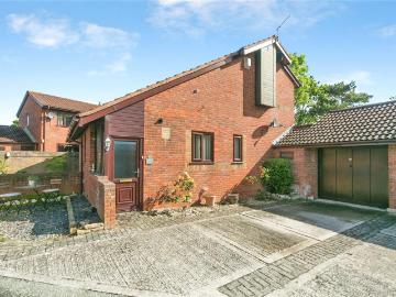 1 bedroom semi detached house for sale