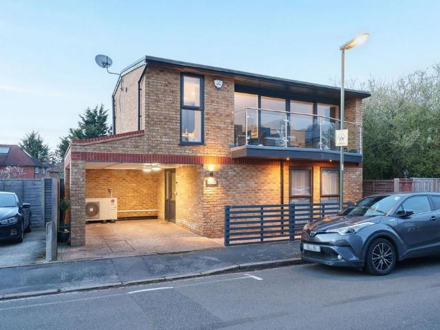 1 bedroom detached house for sale