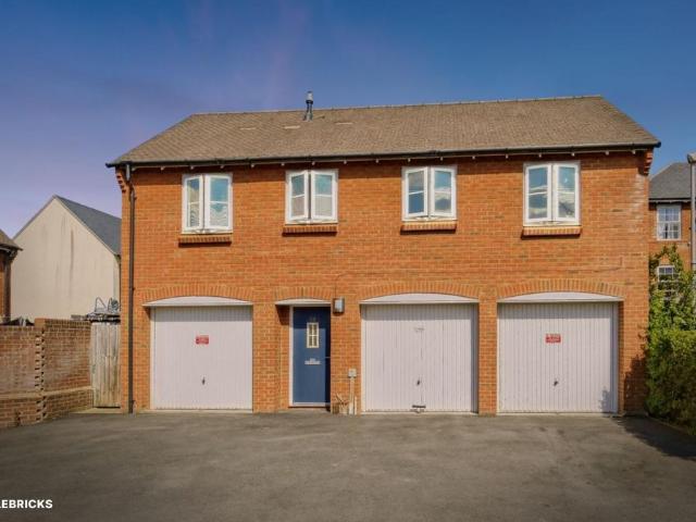 1 bedroom detached house for sale