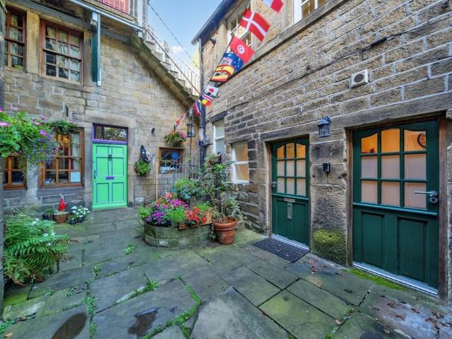 1 bedroom detached house for sale
