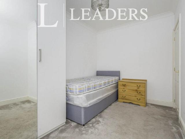 1 bedroom detached house to rent