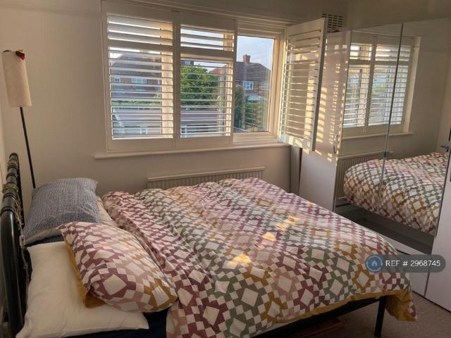 1 bedroom detached house to rent