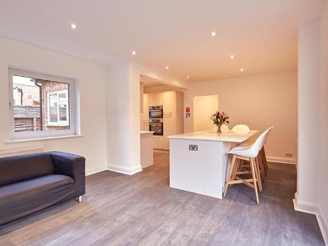 1 bedroom detached house to rent