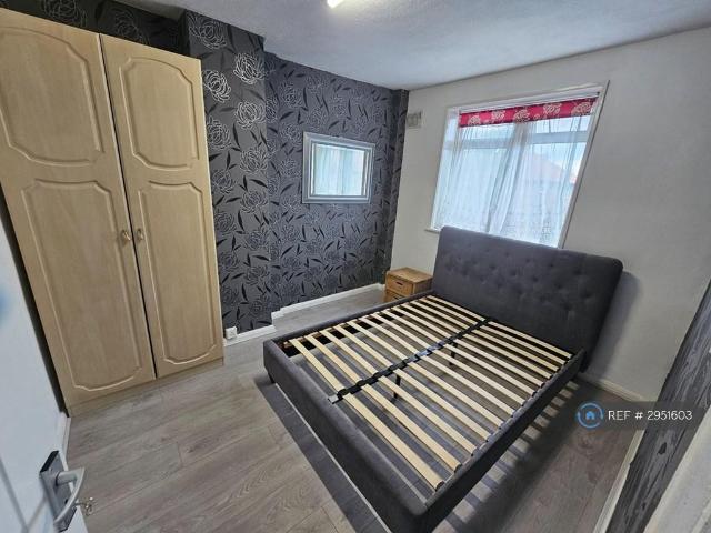 3 bedroom detached house to rent