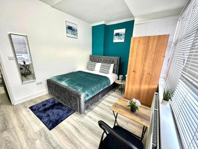 1 bedroom detached house to rent