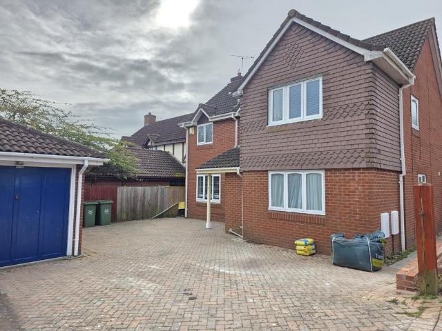 1 bedroom detached house to rent