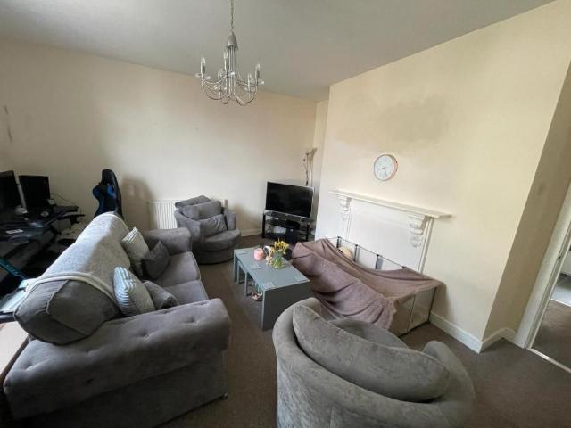 1 bedroom detached house to rent