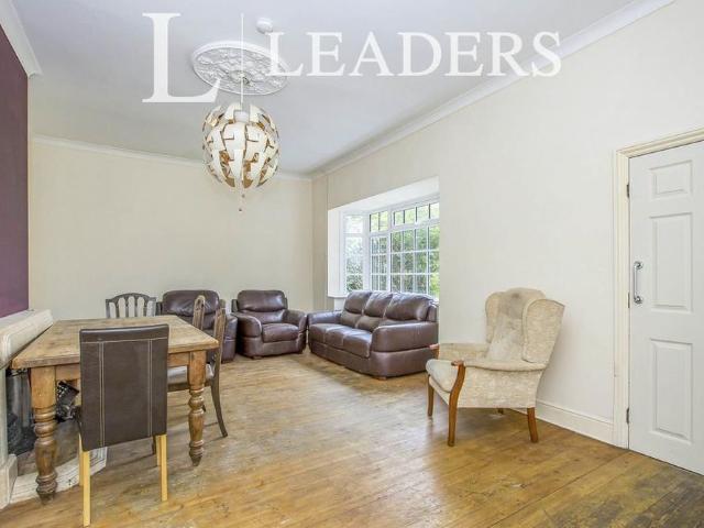1 bedroom detached house to rent