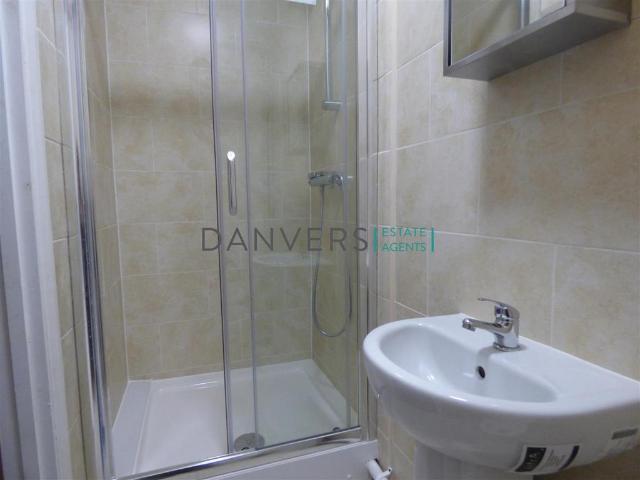 1 bedroom detached house to rent