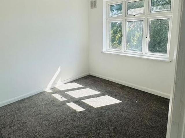 1 bedroom detached house to rent