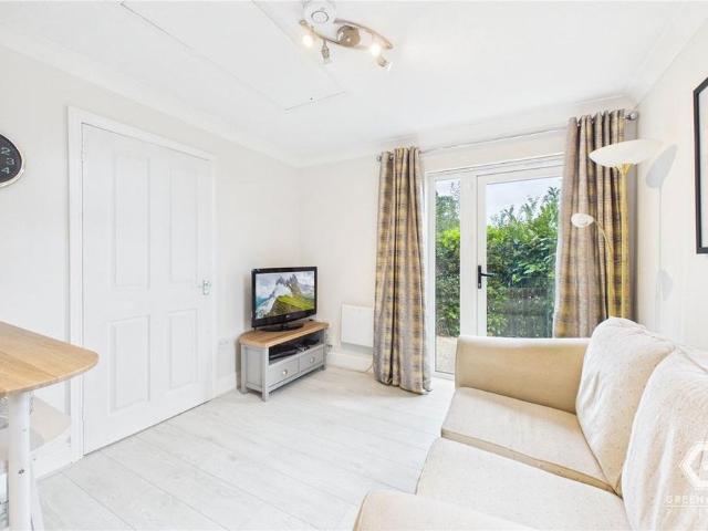 1 bedroom detached house to rent