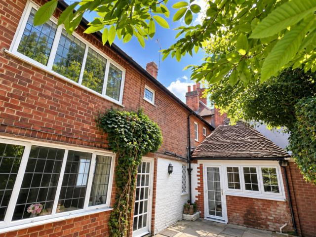 1 bedroom detached house to rent