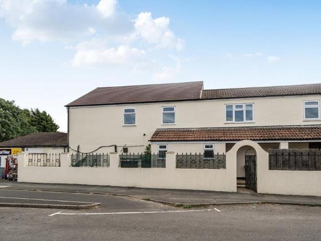 1 bedroom detached house to rent