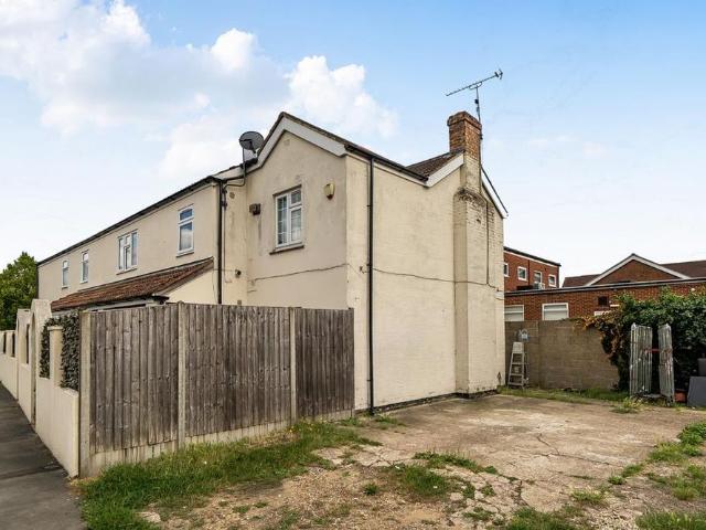 1 bedroom detached house to rent