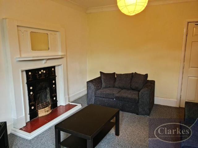 1 bedroom detached house to rent