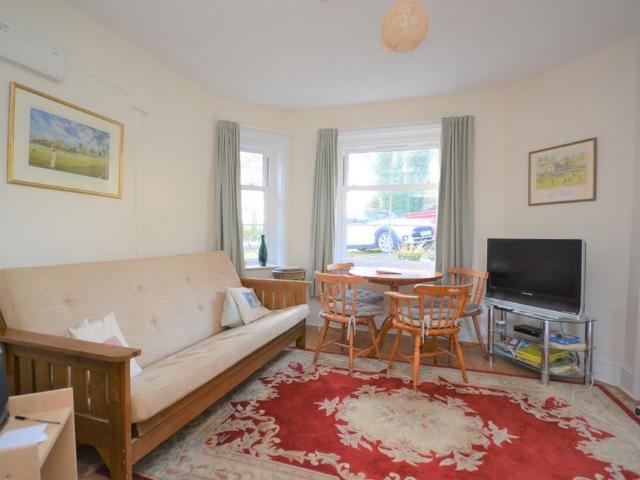 1 bedroom detached house to rent