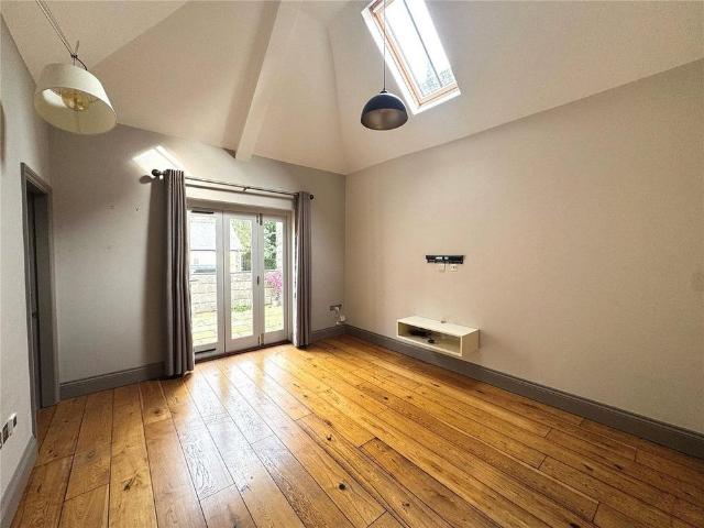 1 bedroom detached house to rent