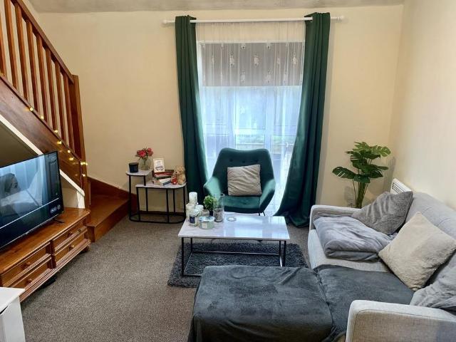 1 bedroom detached house to rent