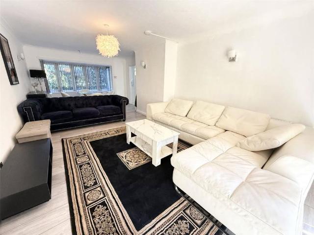 1 bedroom detached house to rent